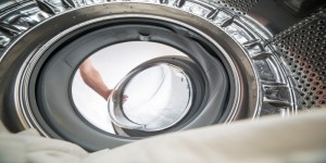 eliminare la muffa dalla lavatrice